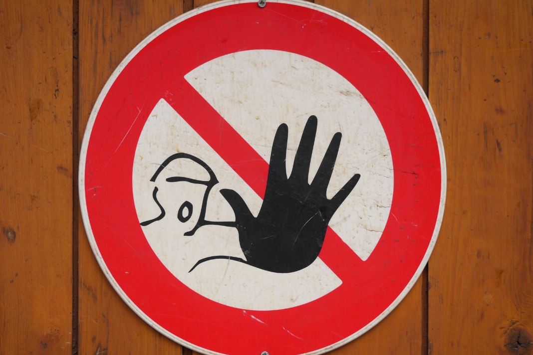 Property Warning Signs Homeowners and Landlords Should Not Ignore